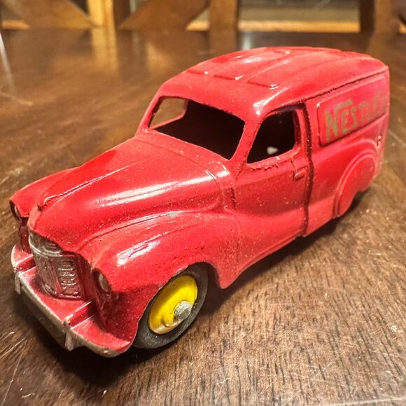 Vintage Dinky Toys 471 Fourgon Austin Van Nestlé Red Diecast Model - Picture 3 of 6